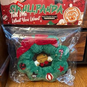 Plush Wreath Pendant - Green and Red